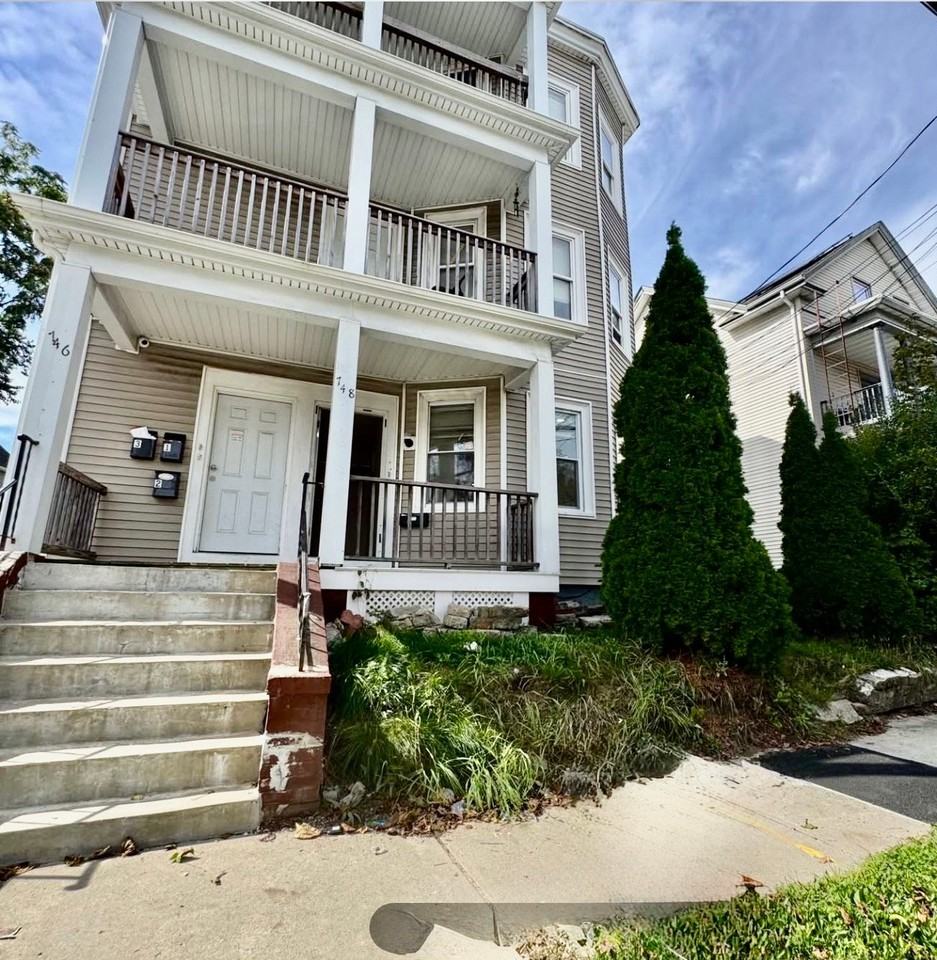 748 Douglas Ave #1stFL - Photo 2 of 9