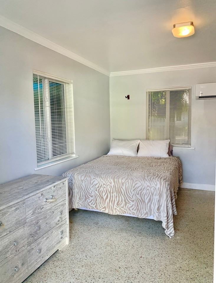 115 Carroll St - Photo 3 of 8