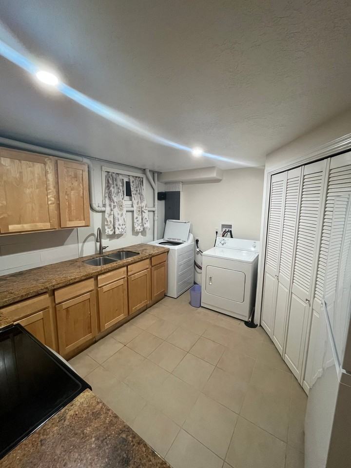 279 Peachtree Dr - Photo 4 of 11