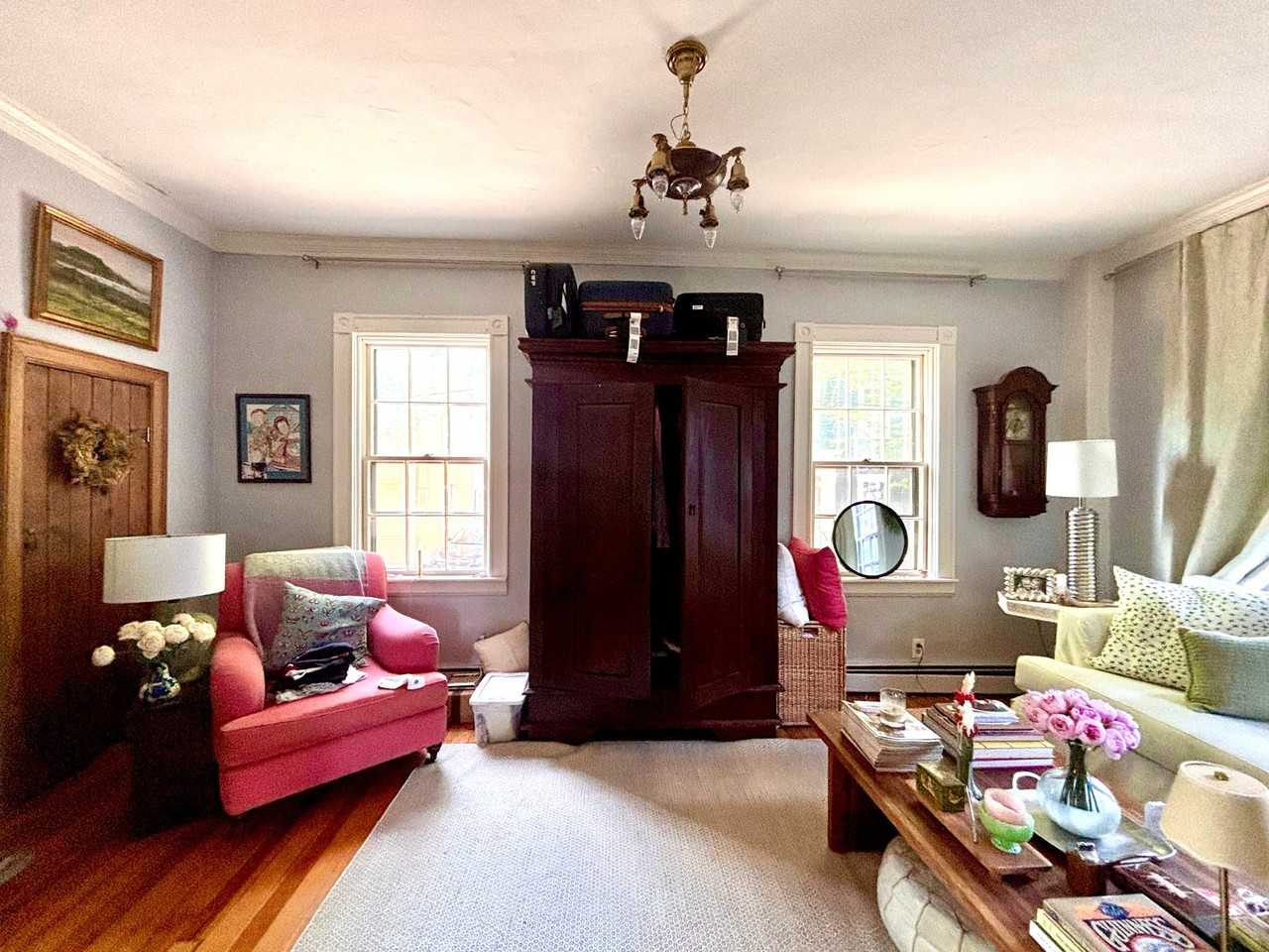 16 Sheldon St #1 - Photo 3 of 19