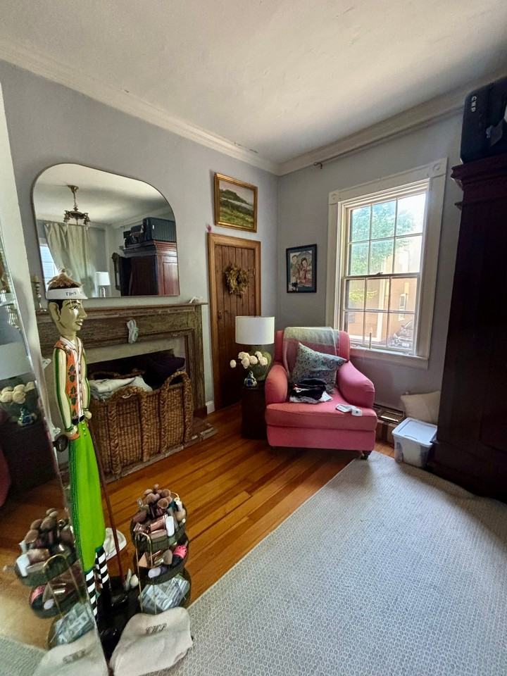 16 Sheldon St #1 - Photo 4 of 19