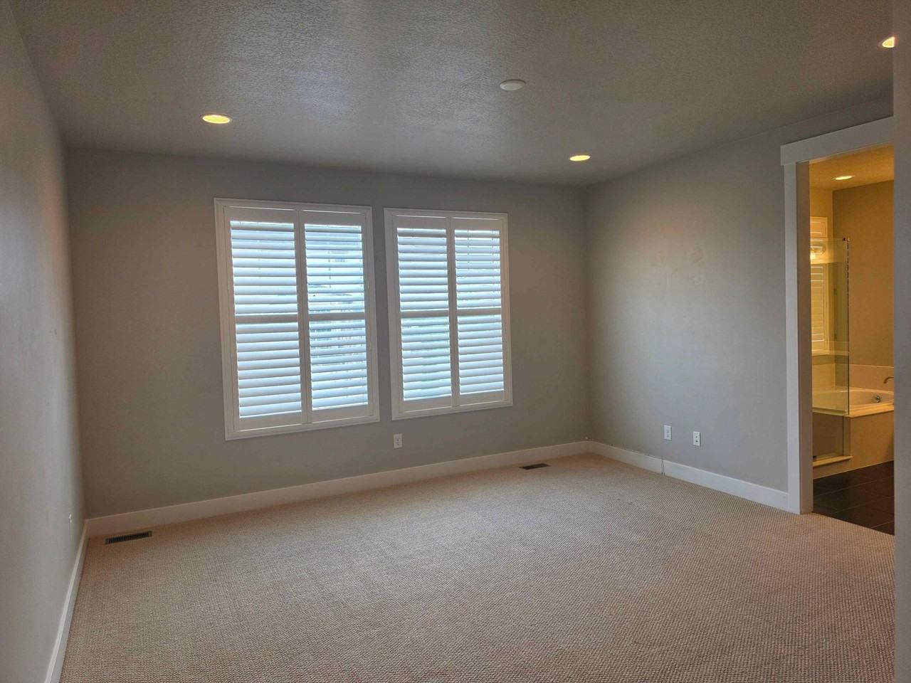 1434 E Erickson Knoll Ln - Photo 3 of 9