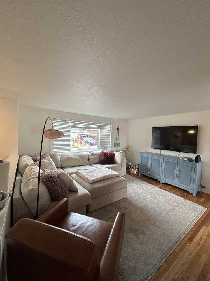 125 Westsouth #A - Photo 4 of 25