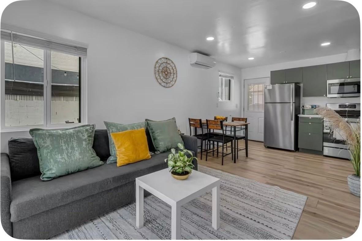 15112 Orange Ave - Photo 7 of 9