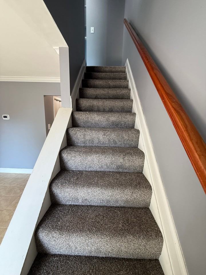 2 Roth Ave - Photo 4 of 20