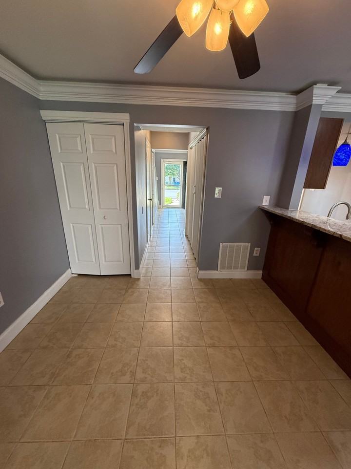 2 Roth Ave - Photo 6 of 20