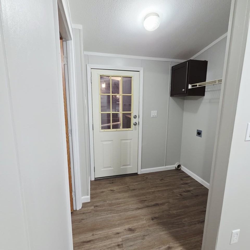 97 Deerwood Park - Photo 6 of 9