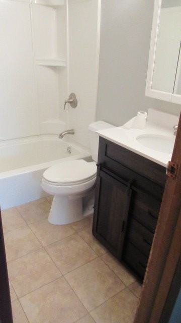 2396 Trentwood Dr Se - Photo 3 of 7