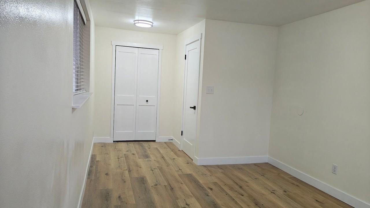 1746 Ne 136th St - Photo 5 of 19