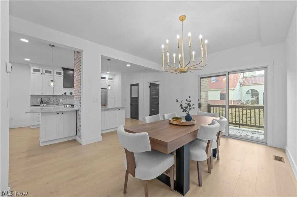 1422 W 77th St - Photo 3 of 20
