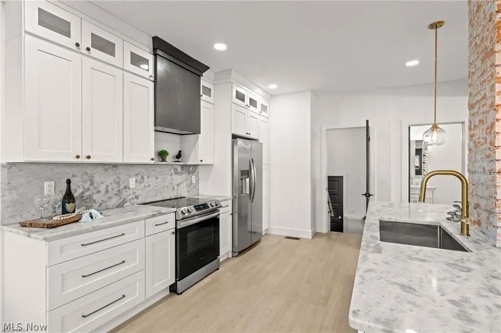 1422 W 77th St - Photo 7 of 20