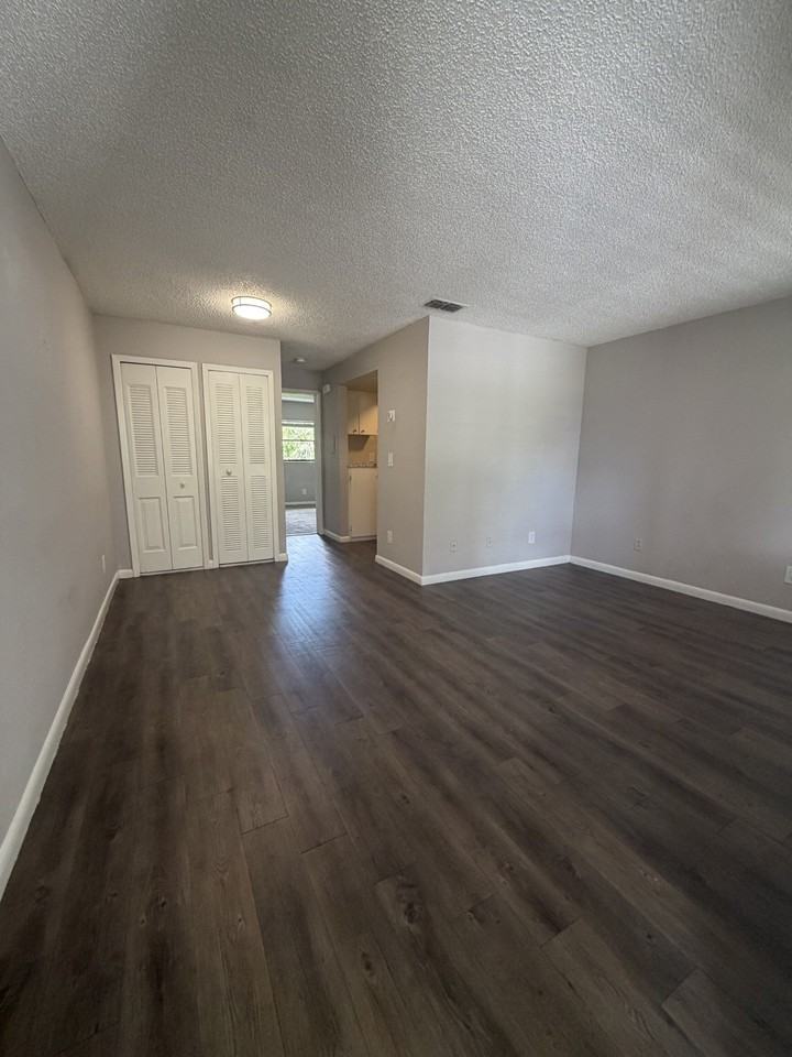 4201 49th St N #509 - Photo 4 of 10