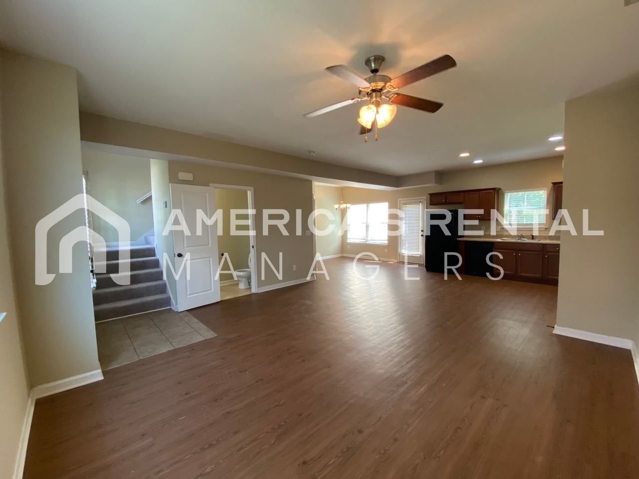 133 The Heights Dr - Photo 2 of 17