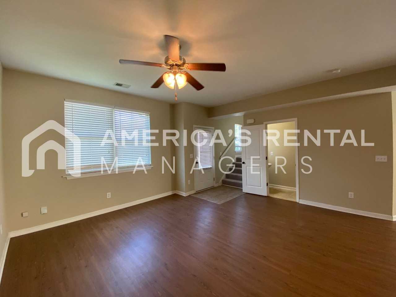 133 The Heights Dr - Photo 4 of 17