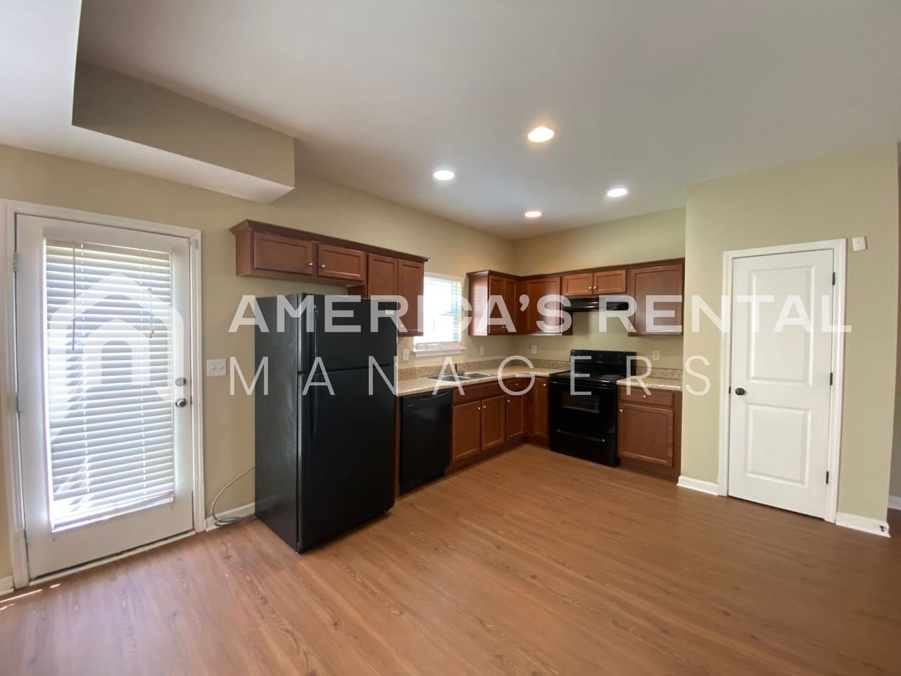 133 The Heights Dr - Photo 6 of 17