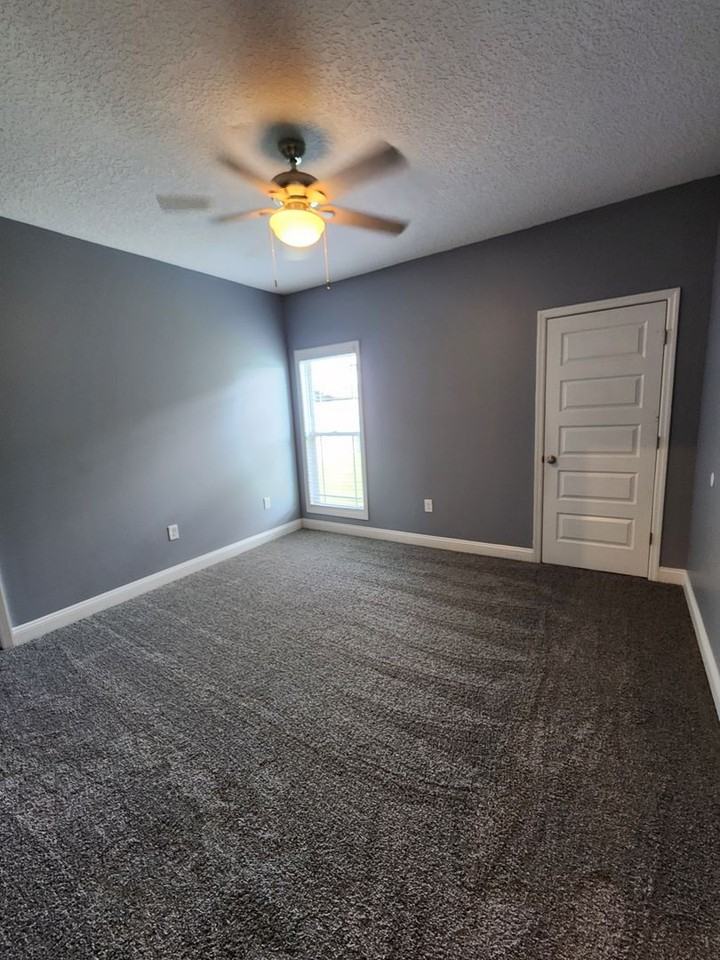 3947 Crusader Ct - Photo 6 of 15