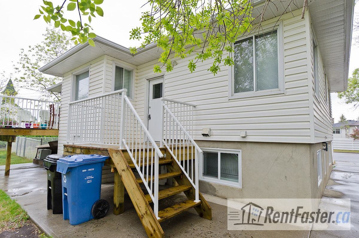 2319 76 Ave Se - Photo 3 of 19