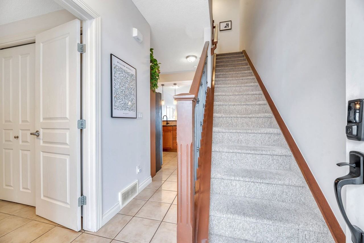 148 - 148 Rockyledge View Nw - Photo 2 of 30