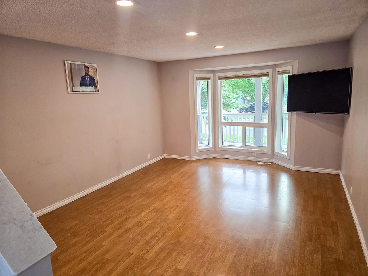 418 Martindale Blvd Ne - Photo 3 of 16