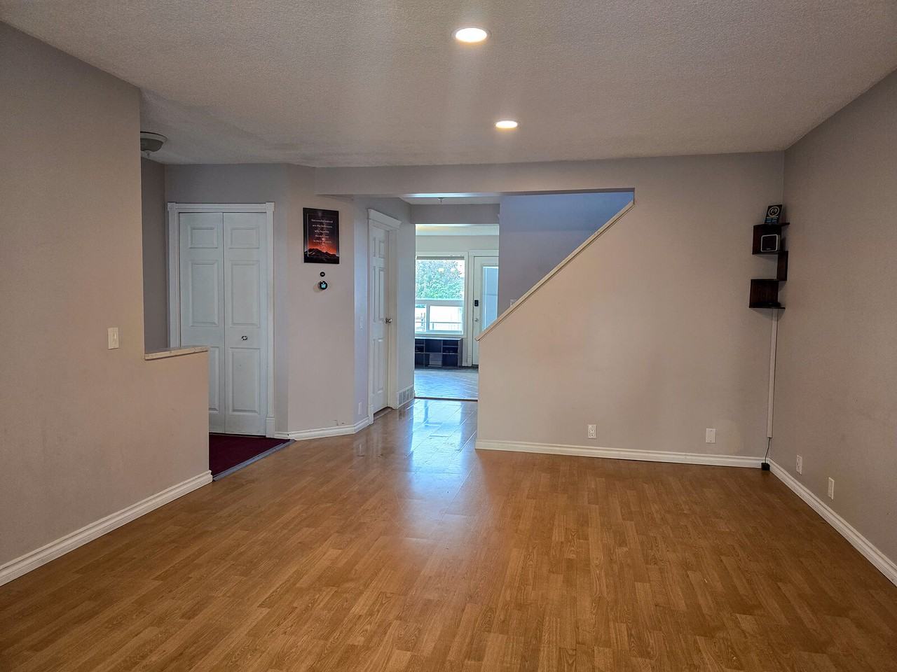 418 Martindale Blvd Ne - Photo 4 of 16