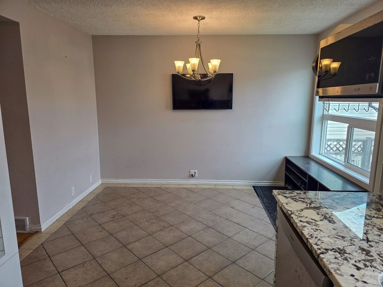 418 Martindale Blvd Ne - Photo 6 of 16