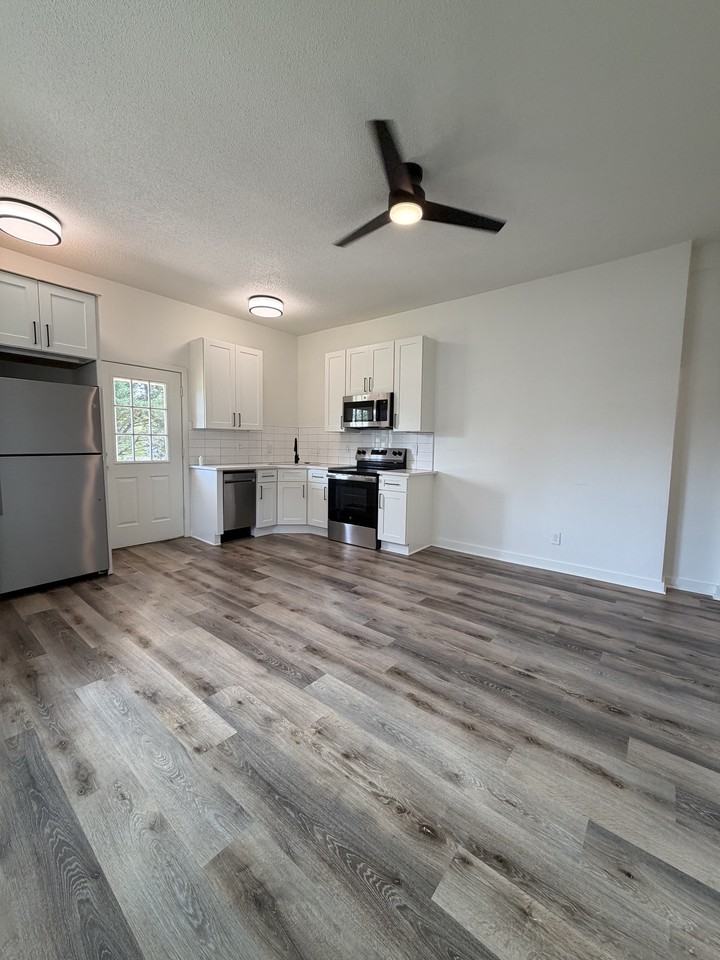 401 E Scott Ave #2 - Photo 3 of 9