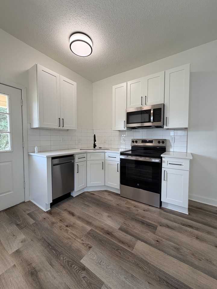 401 E Scott Ave #2 - Photo 4 of 9