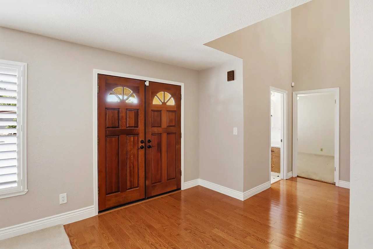 559 Cherry Way #4 - Photo 3 of 7