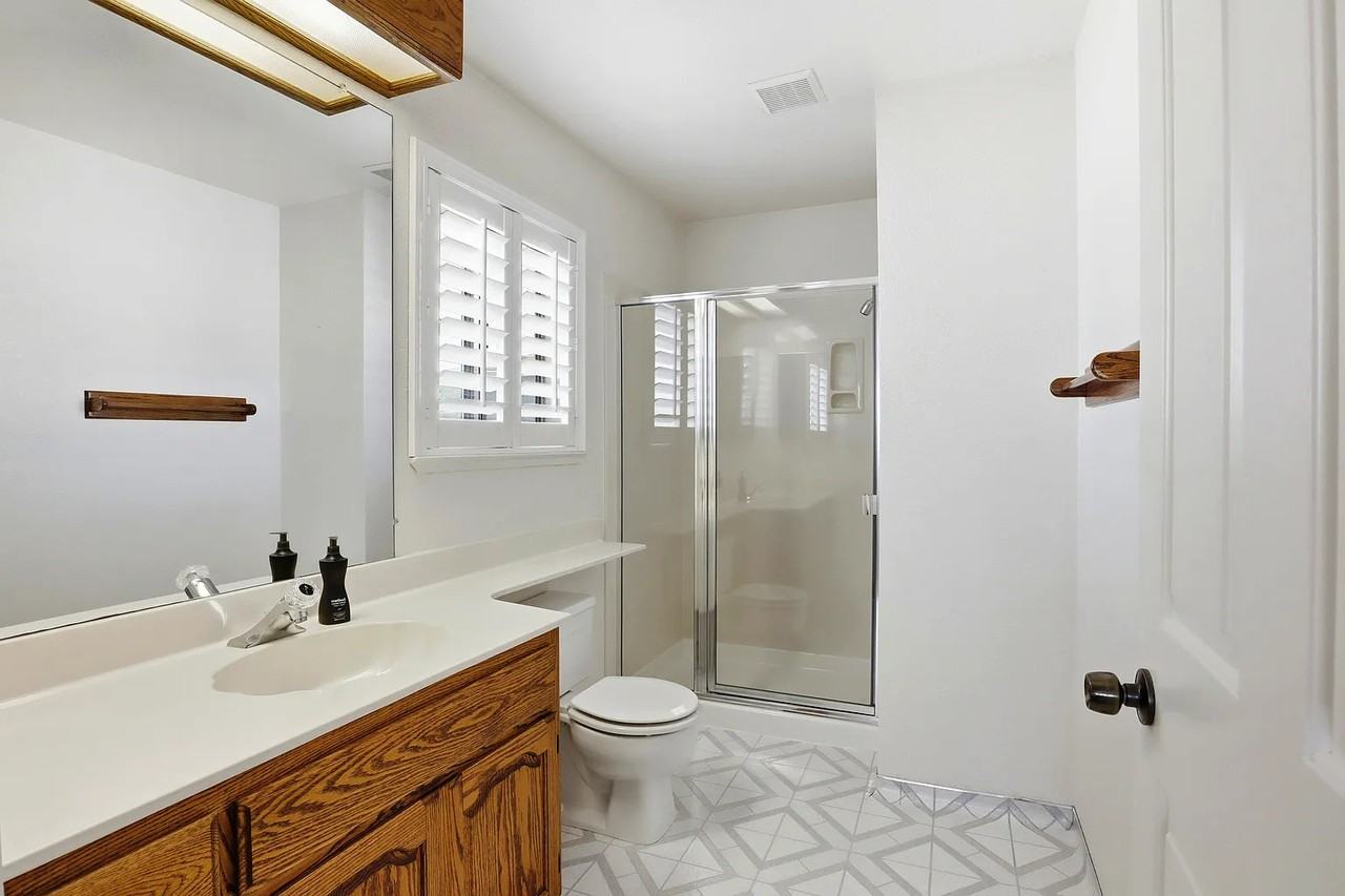 559 Cherry Way #2 - Photo 2 of 6