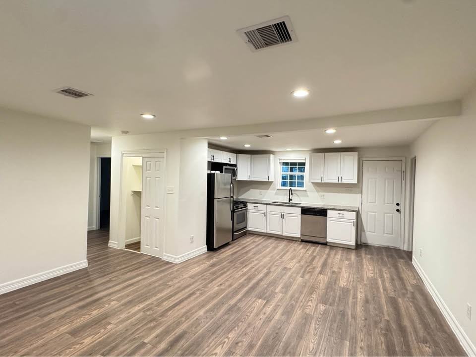 122 Oak St #NA - Photo 2 of 15