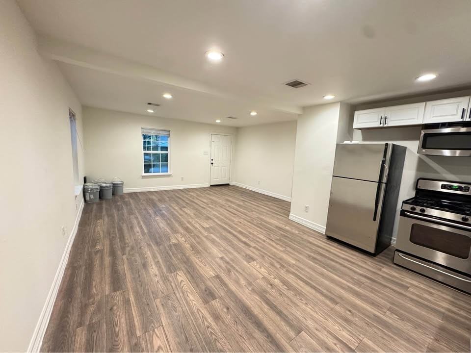 122 Oak St #NA - Photo 3 of 15