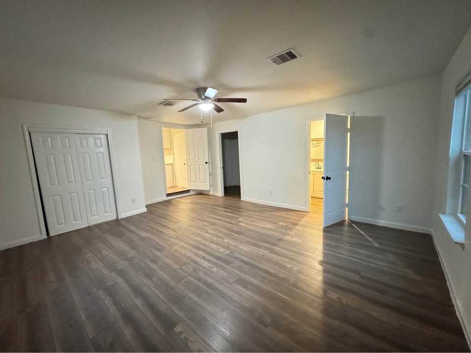 122 Oak St #NA - Photo 6 of 15
