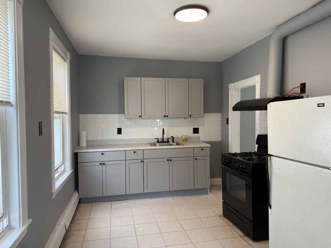 252 E Cottage St #NA - Photo 3 of 23