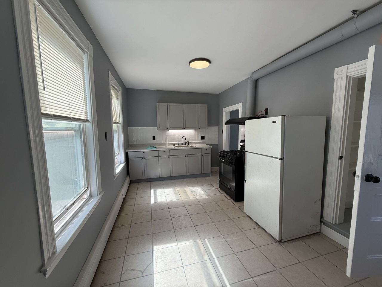 252 E Cottage St #NA - Photo 4 of 23