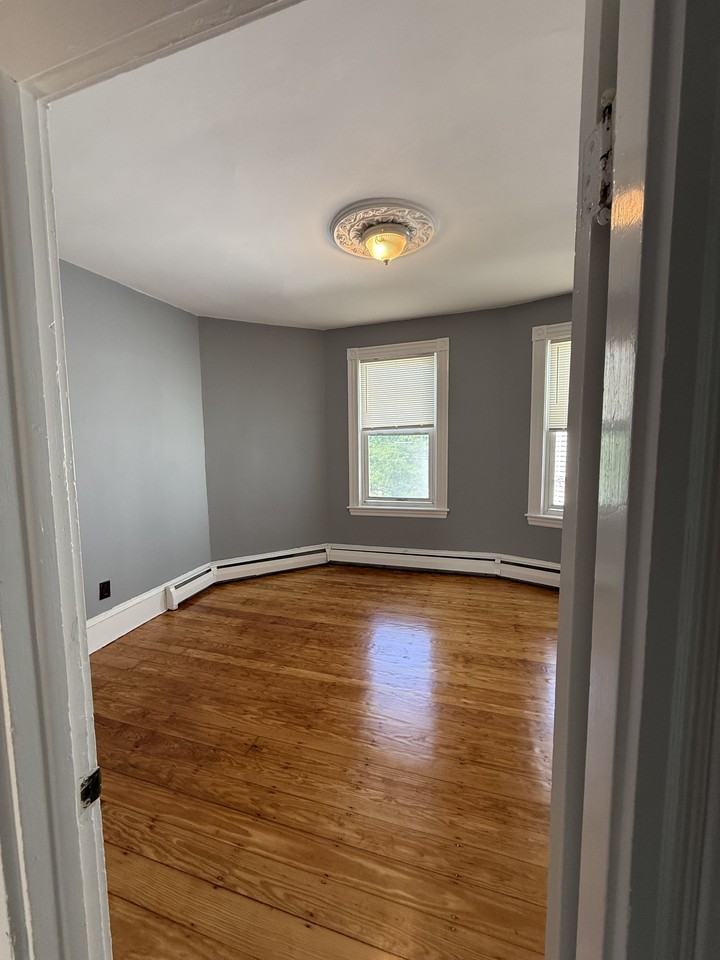 252 E Cottage St #NA - Photo 5 of 23