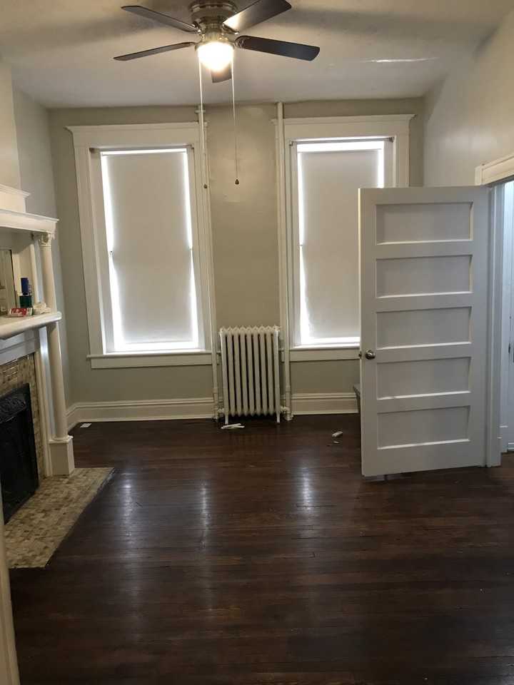 2320 W Grace St #2 - Photo 3 of 8