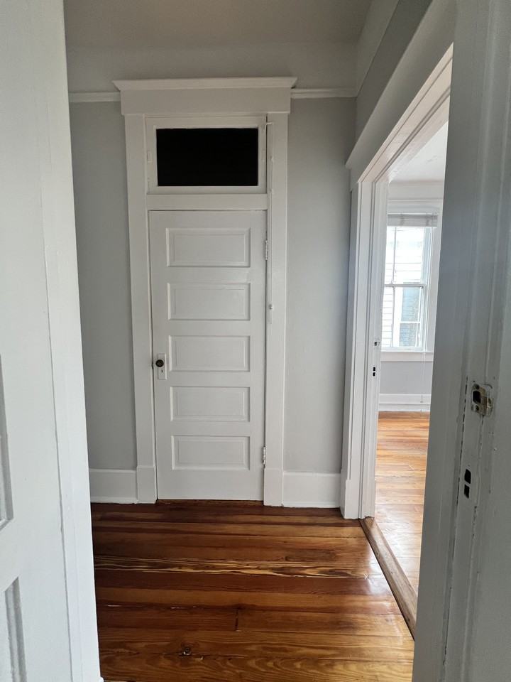 903 E Henry St #NA - Photo 4 of 13