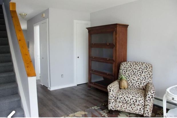 31 Bailey St #B - Photo 4 of 8