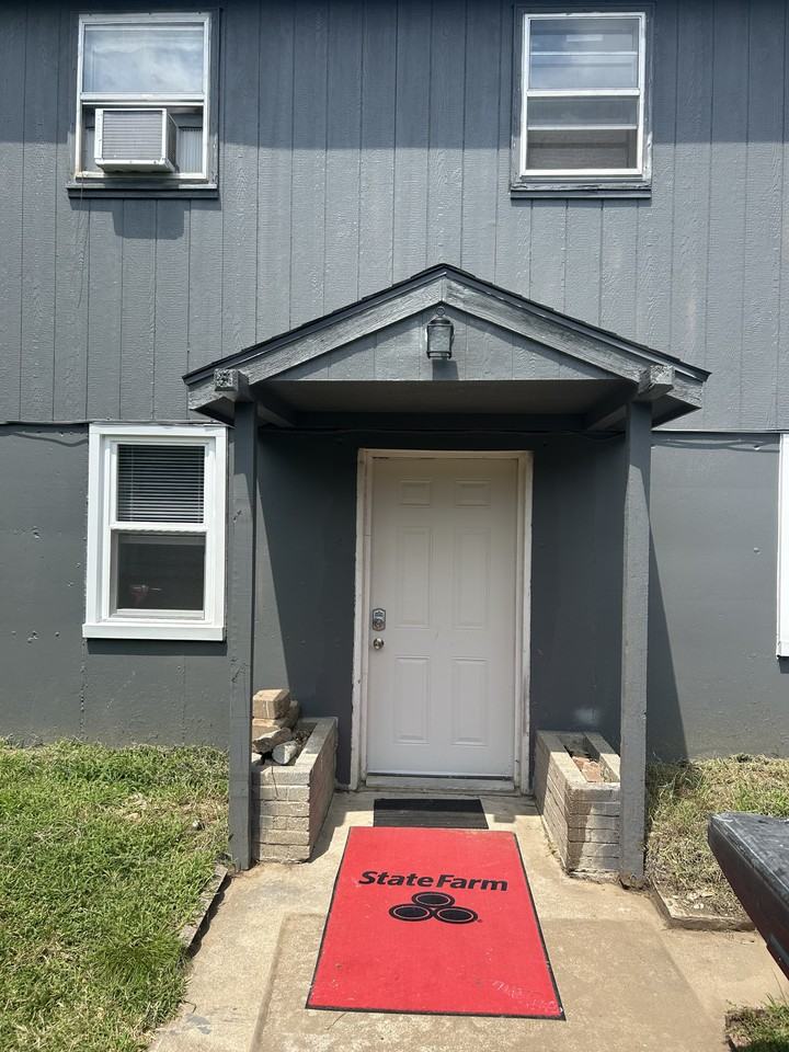 300 Zoll St #B - Photo 2 of 12