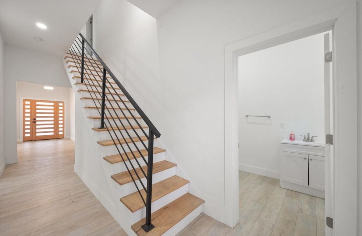 1414 W 2nd Ave #NA - Photo 2 of 13