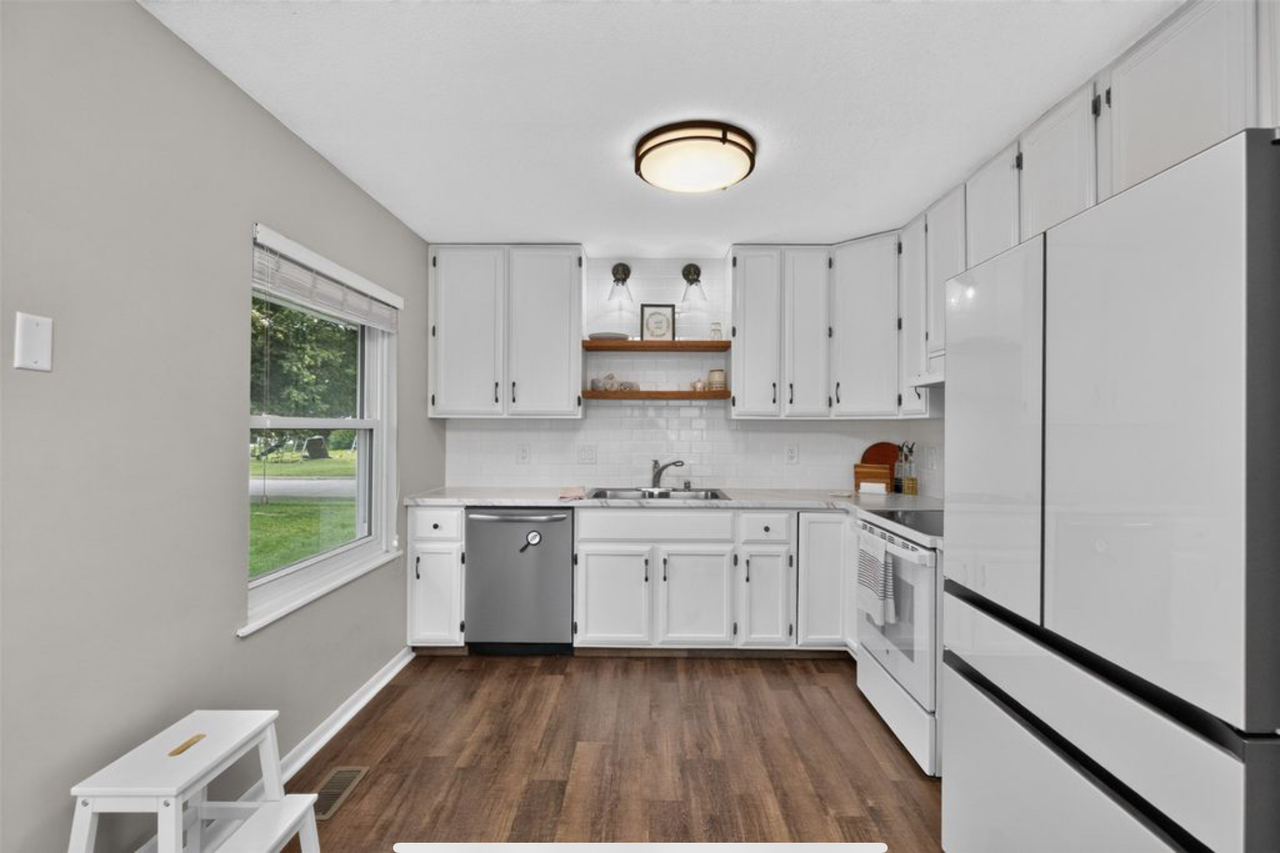 1410 Nw Pebble Dr #NA - Photo 3 of 19