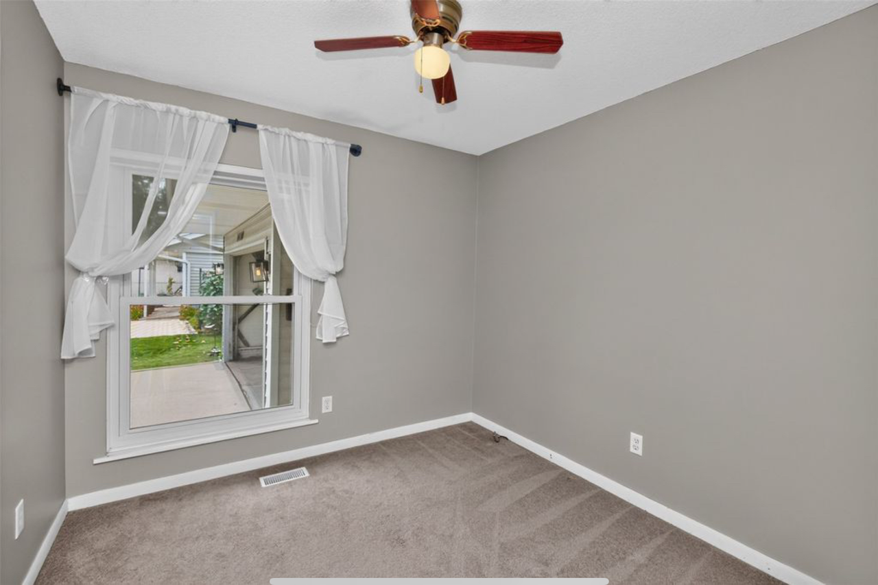 1410 Nw Pebble Dr #NA - Photo 4 of 19