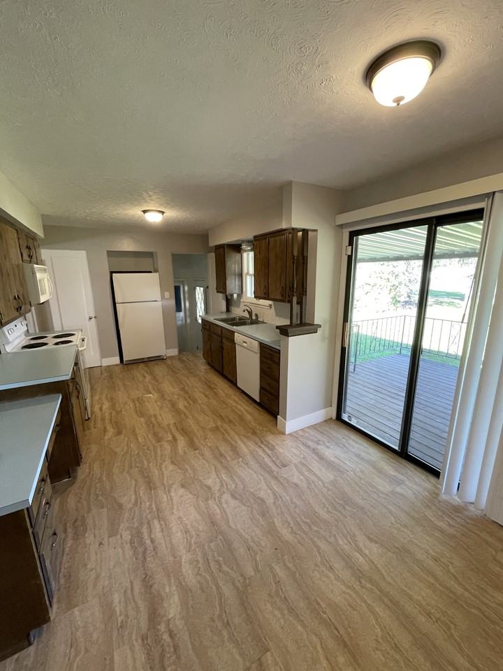 8921 E Broadway Ave #NA - Photo 4 of 8