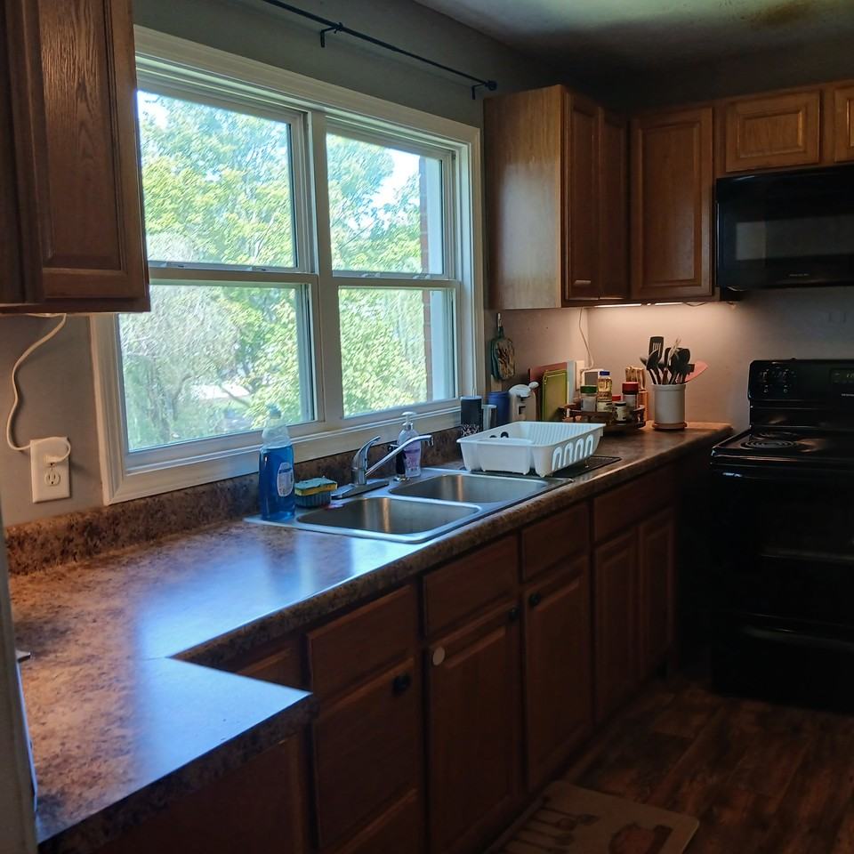 2213 Rose St #B - Photo 4 of 10