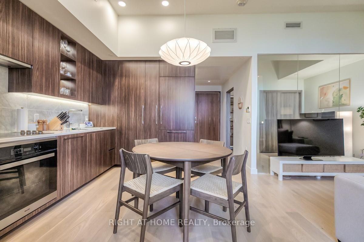 95 McMahon Drive #511 - Photo 4 of 40