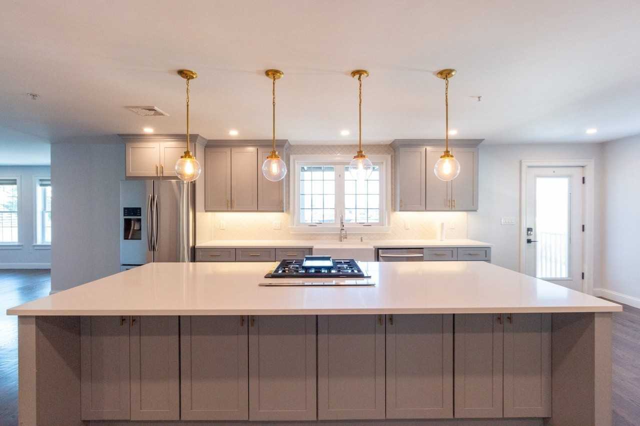 27 Suffolk St #3 - Photo 2 of 21