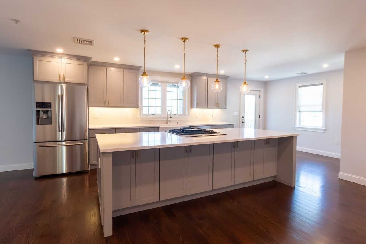 27 Suffolk St #3 - Photo 3 of 21