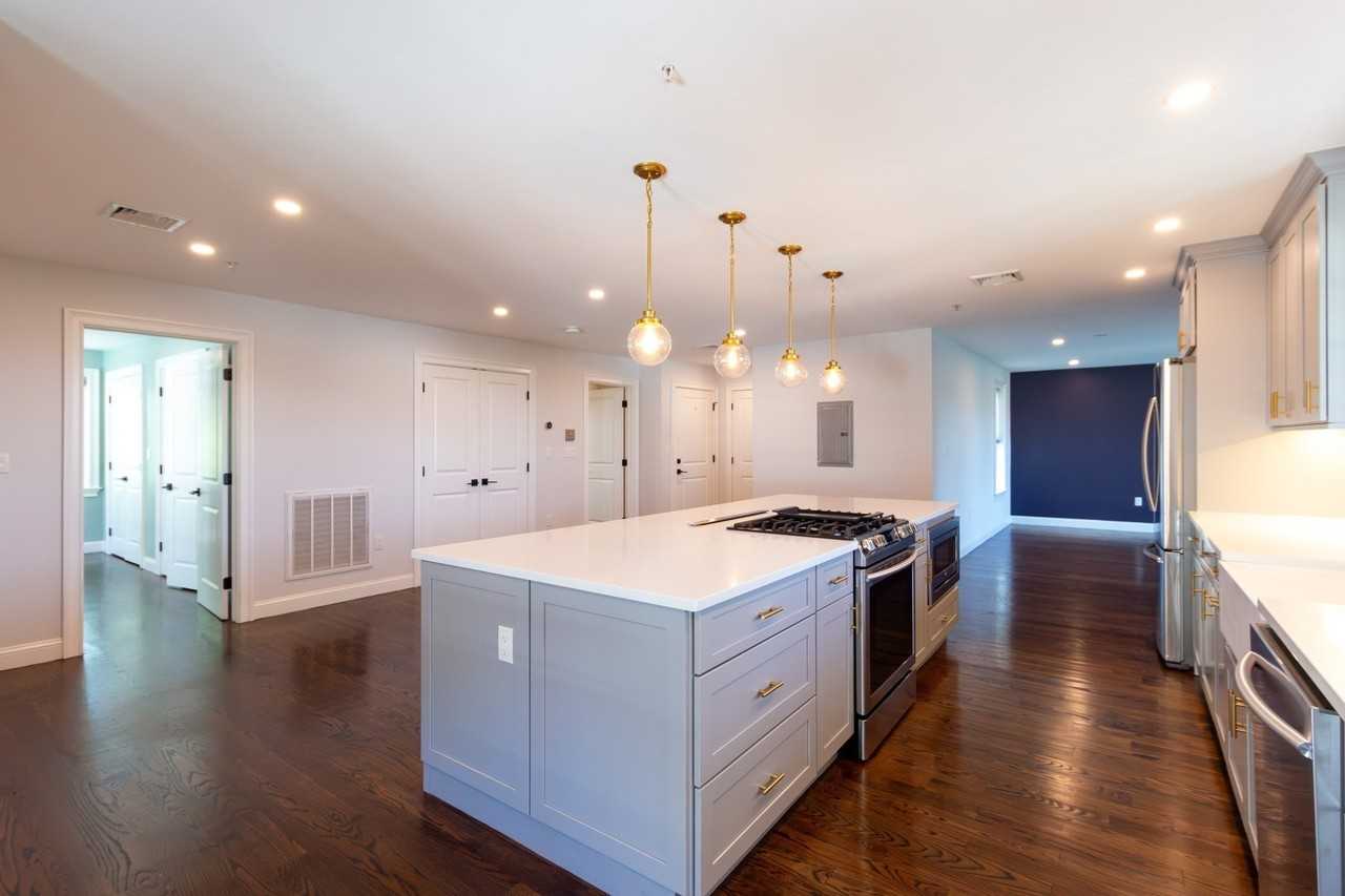 27 Suffolk St #3 - Photo 4 of 21