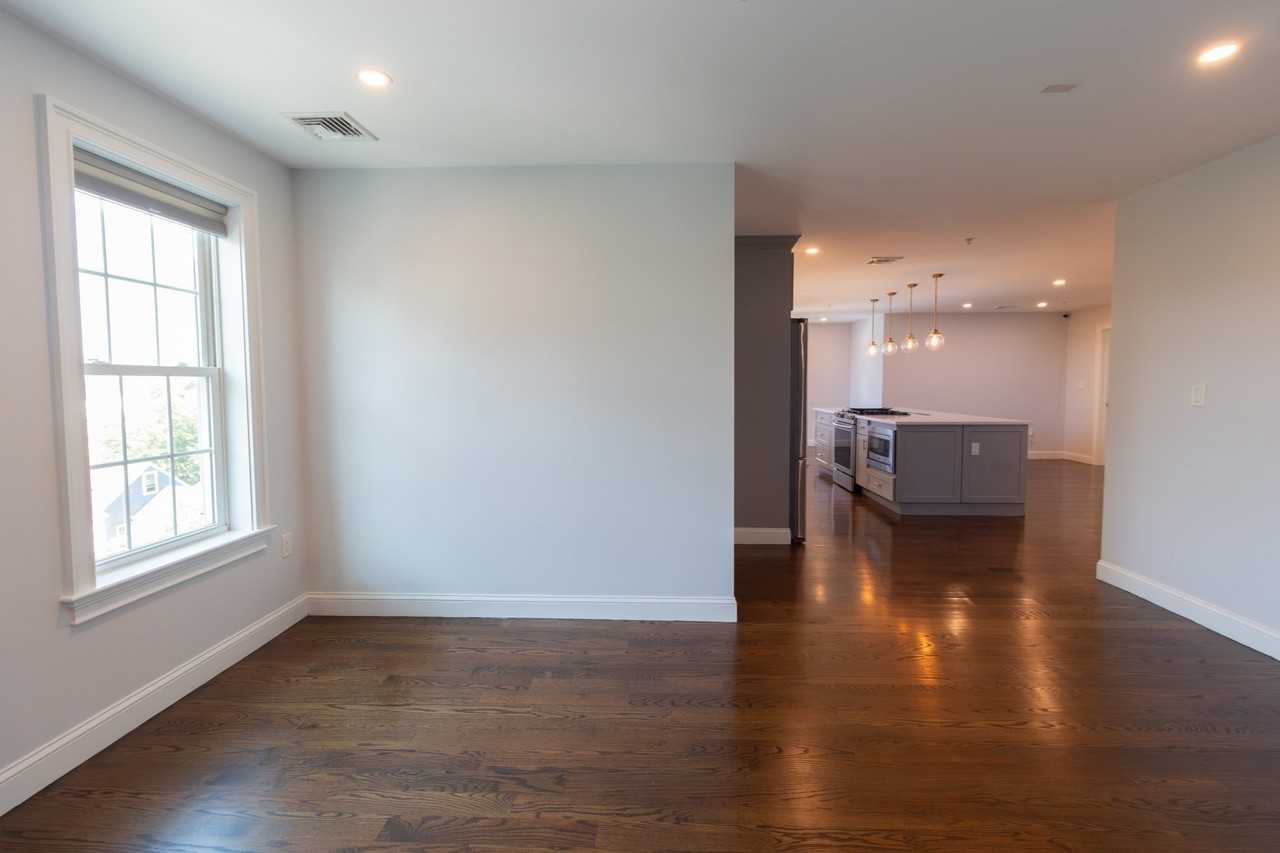 27 Suffolk St #3 - Photo 5 of 21