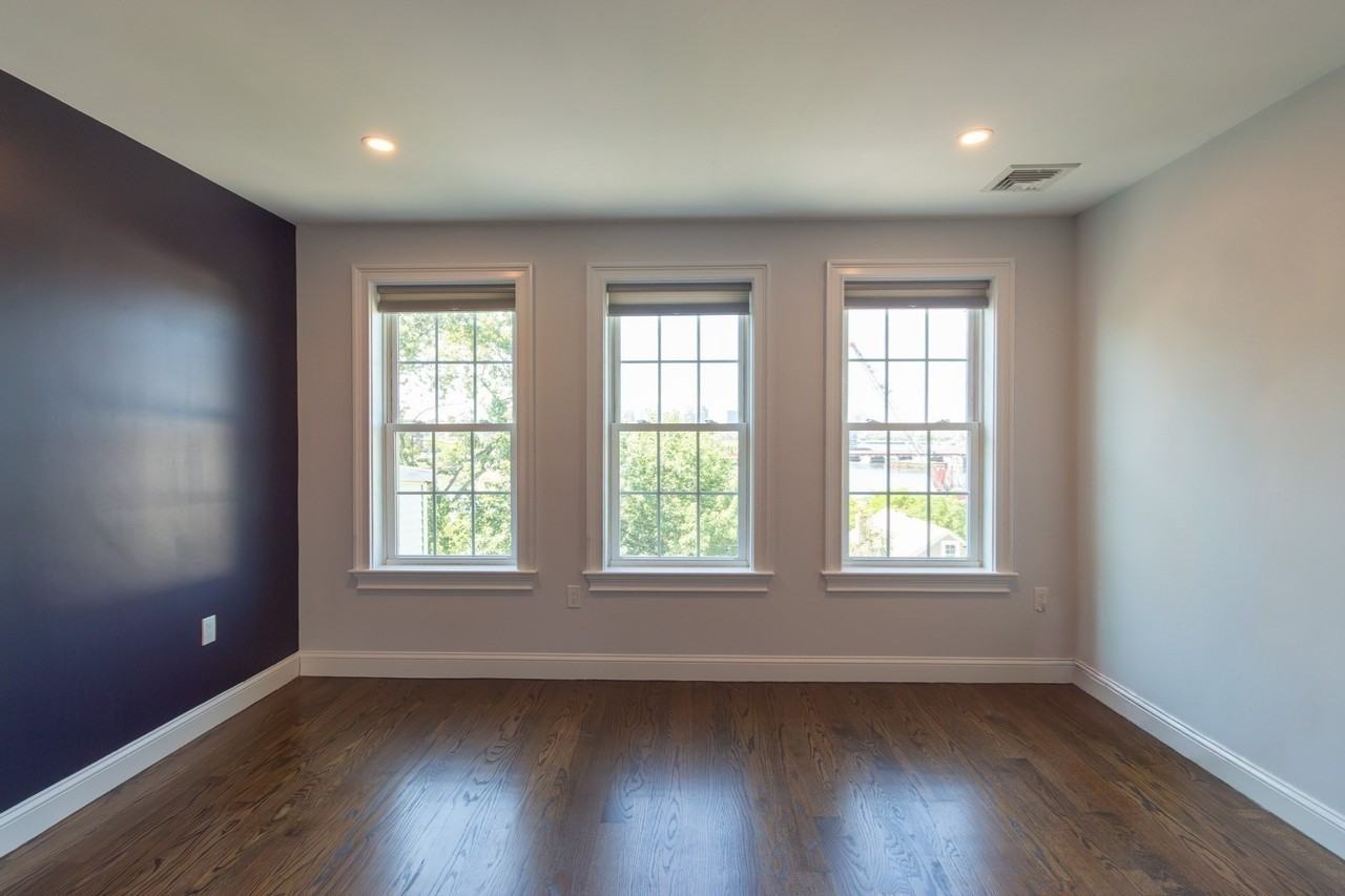 27 Suffolk St #3 - Photo 7 of 21